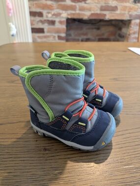 Keen Kids Peek-a-Boots Toddler, Sz. 4